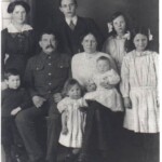 Back L-R: Florence, William, Beatrice
Front L-R: Joseph Leonard Jr, Joseph Leonard Sr, Laura, Drusilla nee Evans, George (in Drusilla's arms), Drusilla
Joseph Leonard & Drusilla Mason nee Evans